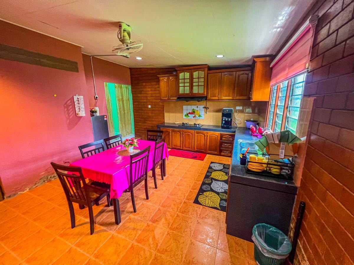 Nail Guest House Kuala Besut Kampong Nail Esterno foto